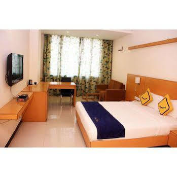Stay Vista Rooms At Mangal City Mall Indore Exterior photo